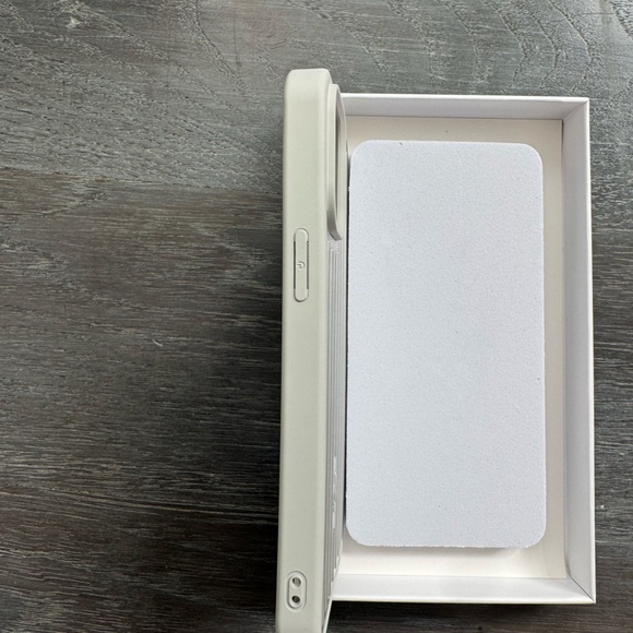 Rimowa iPhone case Aluminum iPhone 16 Pro~16 pro Max - Picture 6 of 8